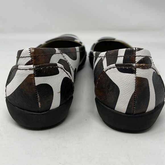 BELLINI Cow Print Ballet Flat Size 7 - Picture 6 of 10